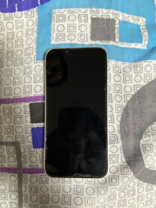 продаю iPhone 13