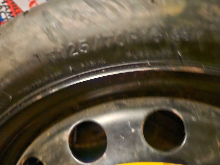 Vand 2 anvelope de vara+ roata de rezerva