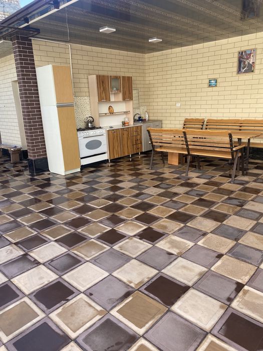 Дом мирабадский район ок -уй махалля  4 сотки  4 комнат