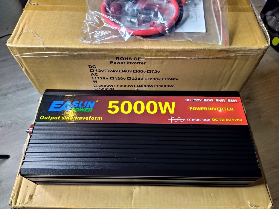 Invertor EASUN cu Undă Sinusoidală Pură DC 12V /AC220V Putere 5000W