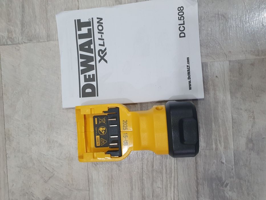 Фонарь Dewalt DCL 508 12 V
