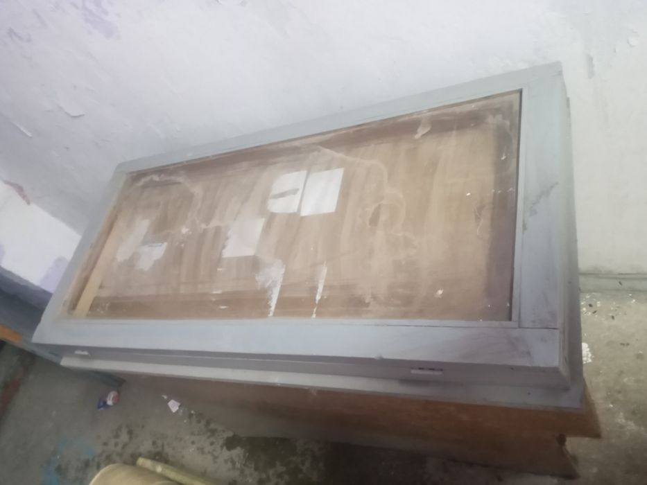 Стол-витрина. Витрина. Стол в магазин.