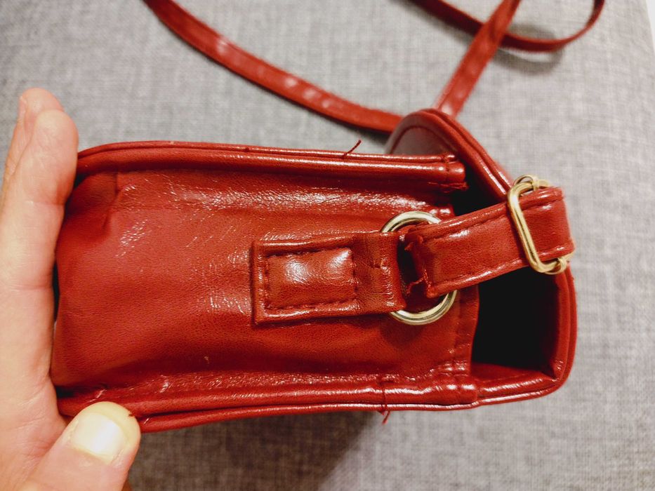 Дамска чанта от изкуствена кожа и плетена сламена чанта