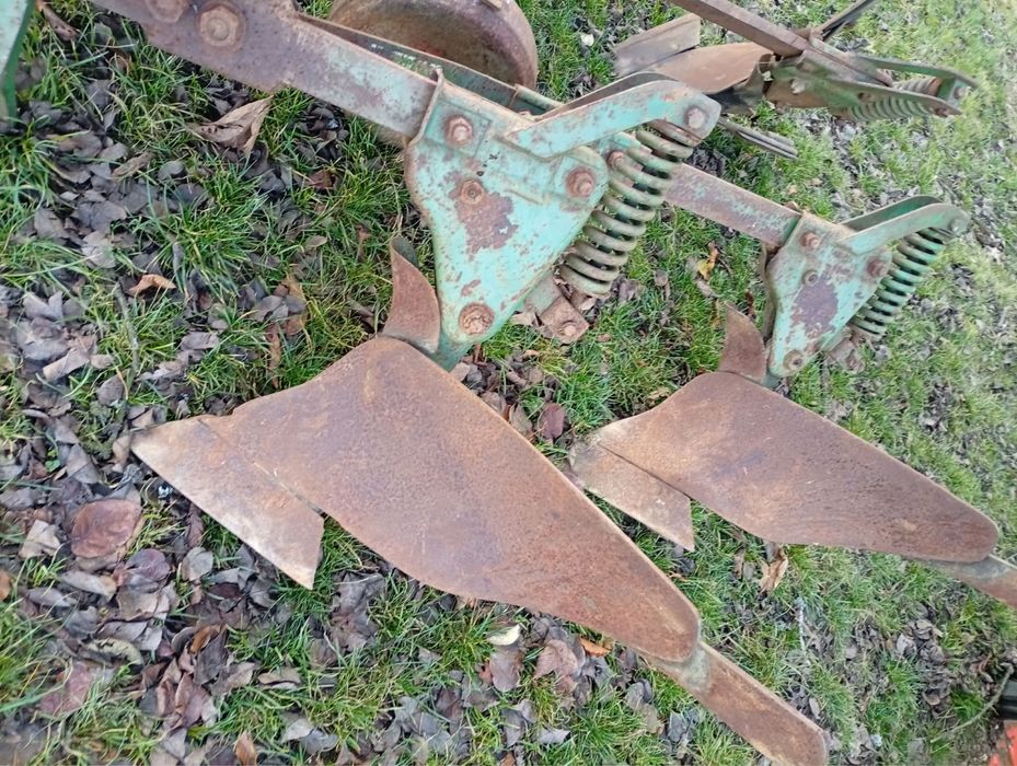 Vand pluc 2 brazde 350€ negociabil