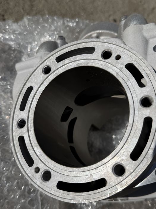 Cilindru  Wossner nou pentru KTM Husqvarna GasGas 300 TPI  18-23