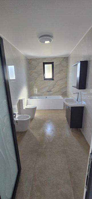 Casa de închiriat Dumbrava Rosie