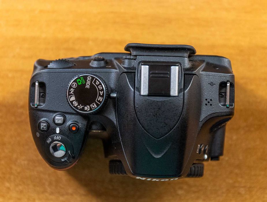 Nikon D3200 + 18-55 VR | 6.703 cadre | Cutie + accesorii | 1.049 lei