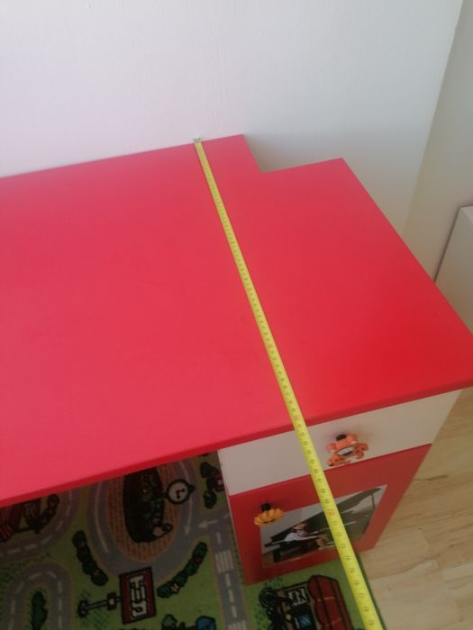 Vând birou în stare foarte bună