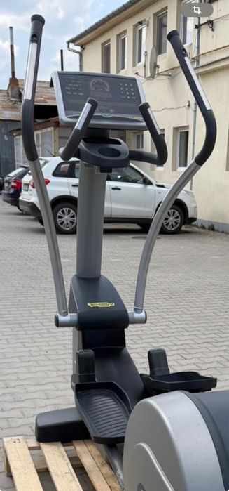 Technogym Synchro 700 Eliptică Cross Trainer Aparat Cardio