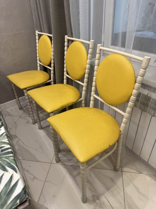 Стулья желтые кухонные