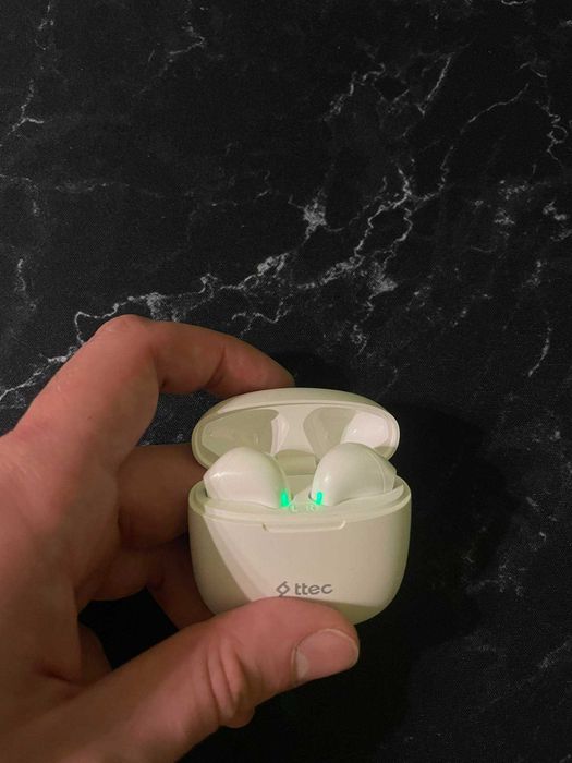 Нов телефон + подарък безжични слушалки