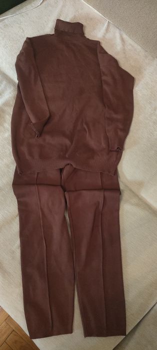 Продам костюм трикотажный