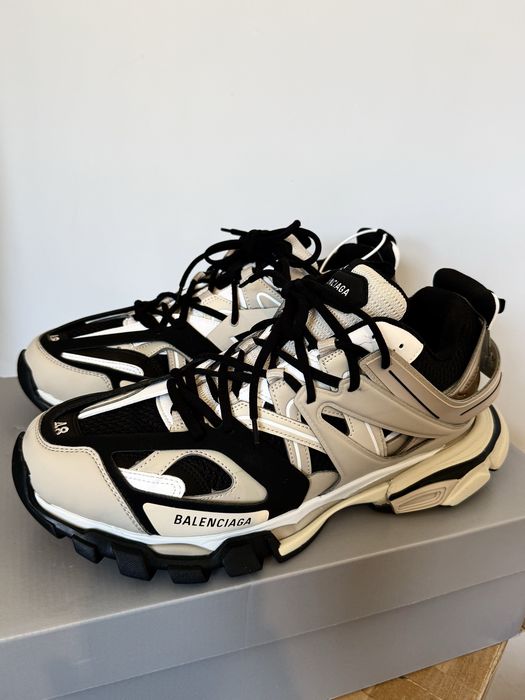 Balenciaga track 48