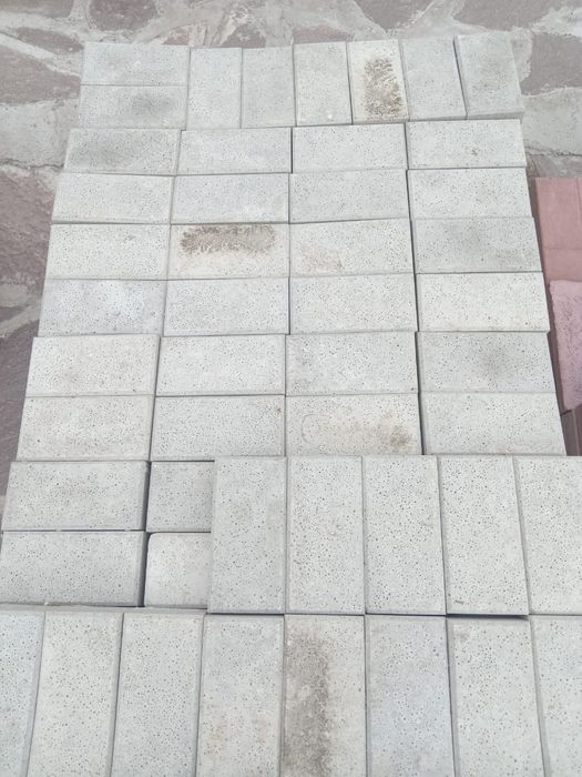 Брусчатки , тратуарные плитки , бардюры , слив