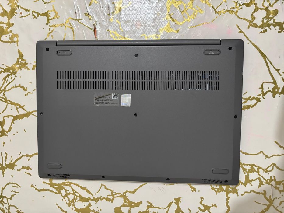 Ноутбук Lenovo серый