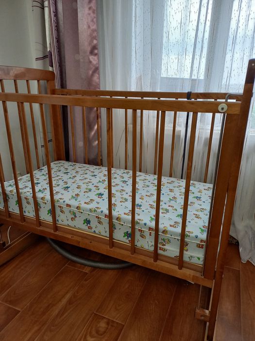 Детская кроватка