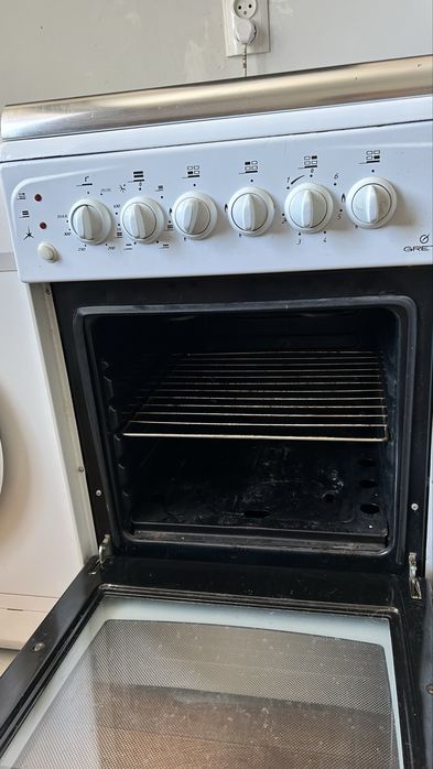 Продается кухонный гарнитур и техника