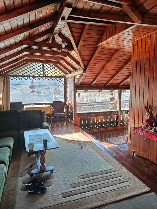 Casa cu garaj, foisor, loc de relaxare acoperit. Direct proprietar