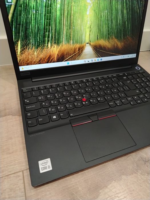 Ултра бърз лаптоп в перфектно състояние Lenovo E15 Gen1 256 SSD 8 RAM