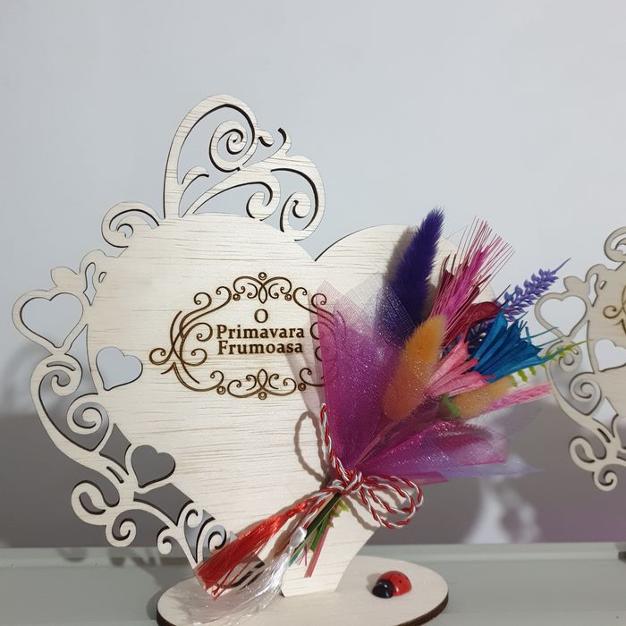 Mărțișoare, disponibile