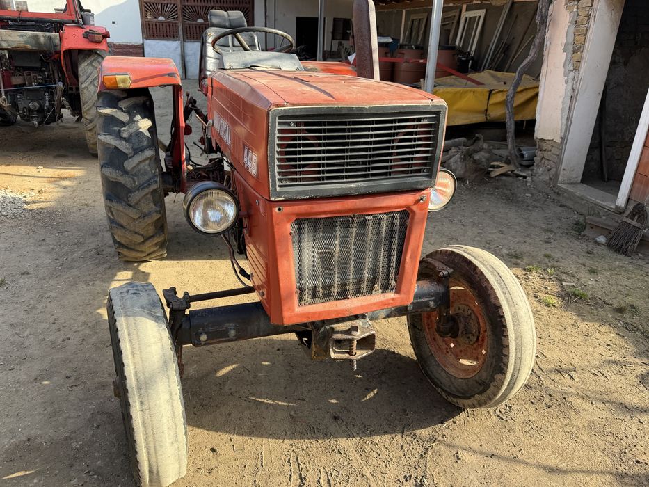 Vand Tractor UTB 445