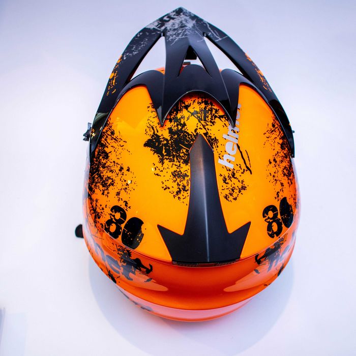 Каска подходяща за мотокрос , планински велосипед , ел. тротинетка