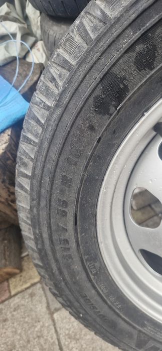 Vand 4 jante - potrivite dacia duster + cauciucuri de vara  si un carlig complet dacia Duster