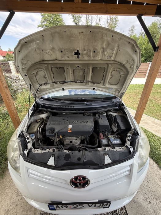 Toyota Auris benzina 2011