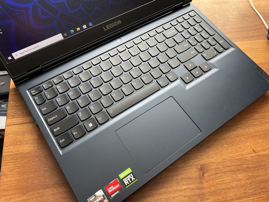 Laptop Gaming Lenovo LEGION 5 Ryzen 5 5600 RTX 3060 16Gb ram 512GB SSD