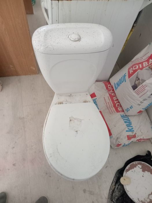 продаю унитаз бу