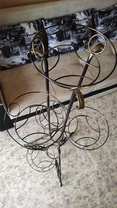 Подставка под комнатные цветы