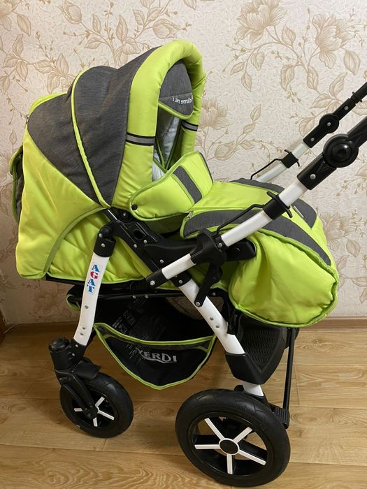 Новая детская коляска