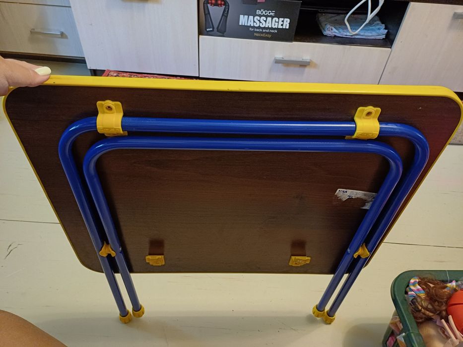 Продам детский мольберт и столик