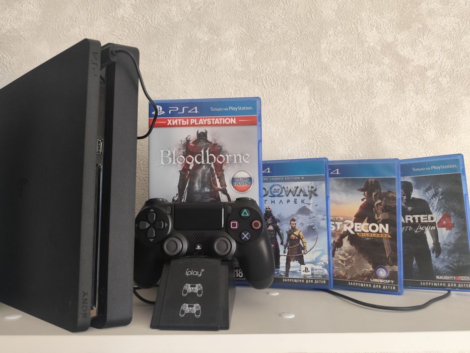 Sony Playstation 4 slim PS4