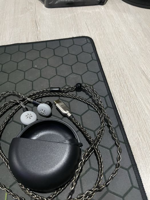 Продам наушники Hi-Fi