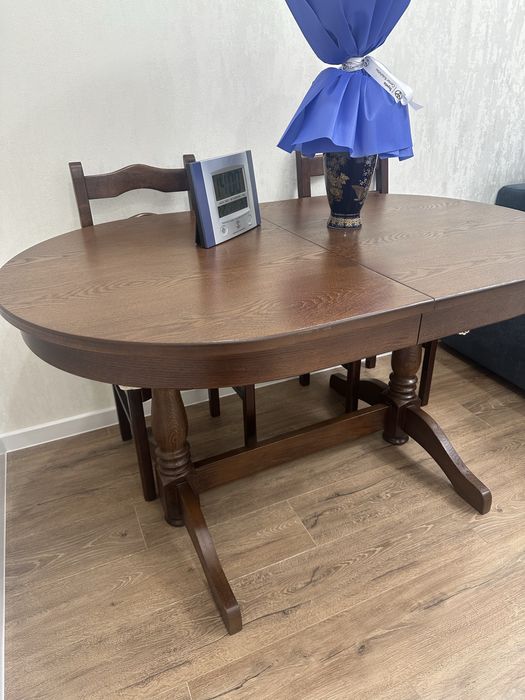 Стол для гостиной