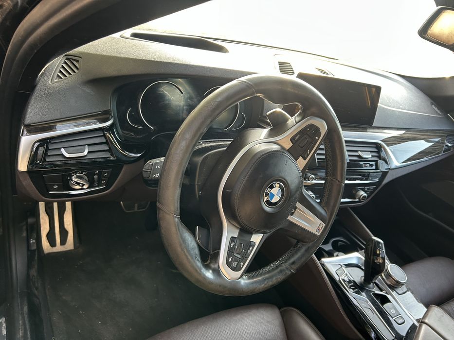 Planșă bord BMW G30 cu head up display si doua culori negru cu maro/ coniac