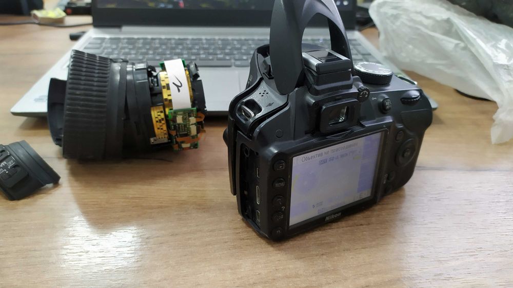 Fotoaparat Nikon D3200 zapchast.