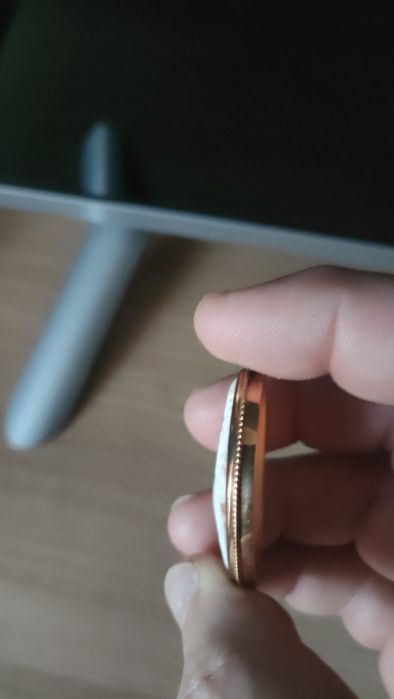 Medalion aur și fildeș