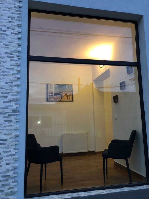 Spatiu comercial, vad intens, vitrine, utilitati, parcari, 130 mp