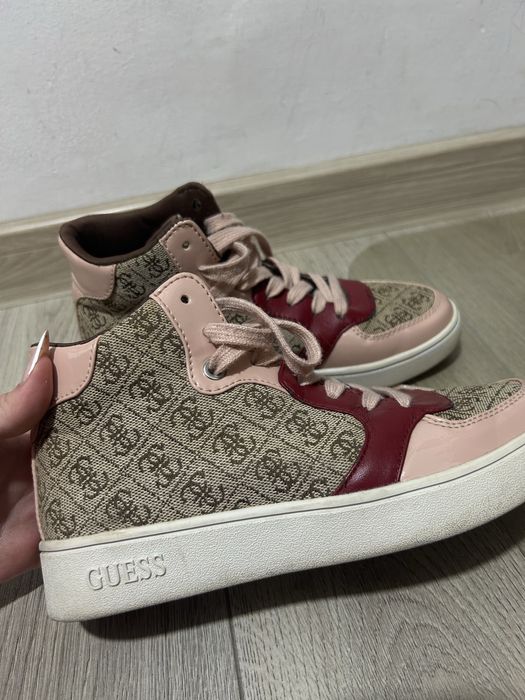 adidasi  Guess