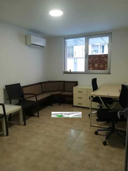 Дава се под наем Магазин в Пловдив, Кършияка - 96 кв.м за 1122 € - Снимка #2