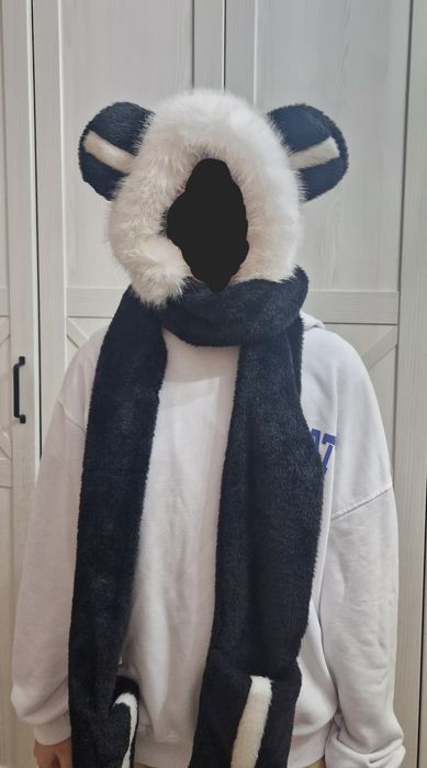 Продаю тёплую зимнюю шапку-шарф «Панда»