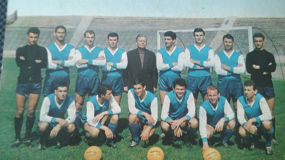 Картичка на ФК Левски с Гунди и треньор Витлачил