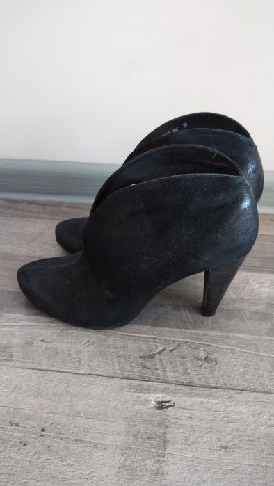 Замшевые ботильоны Carnaby 39 размер