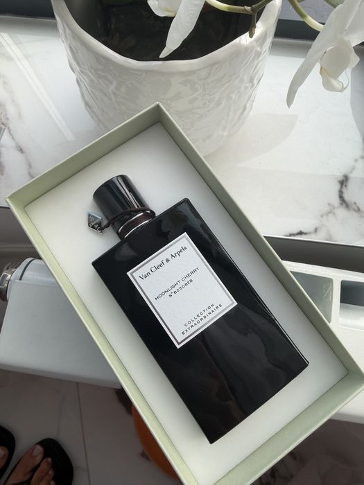 Парфюм Van Cleef & Arpels Moonlight Cherry