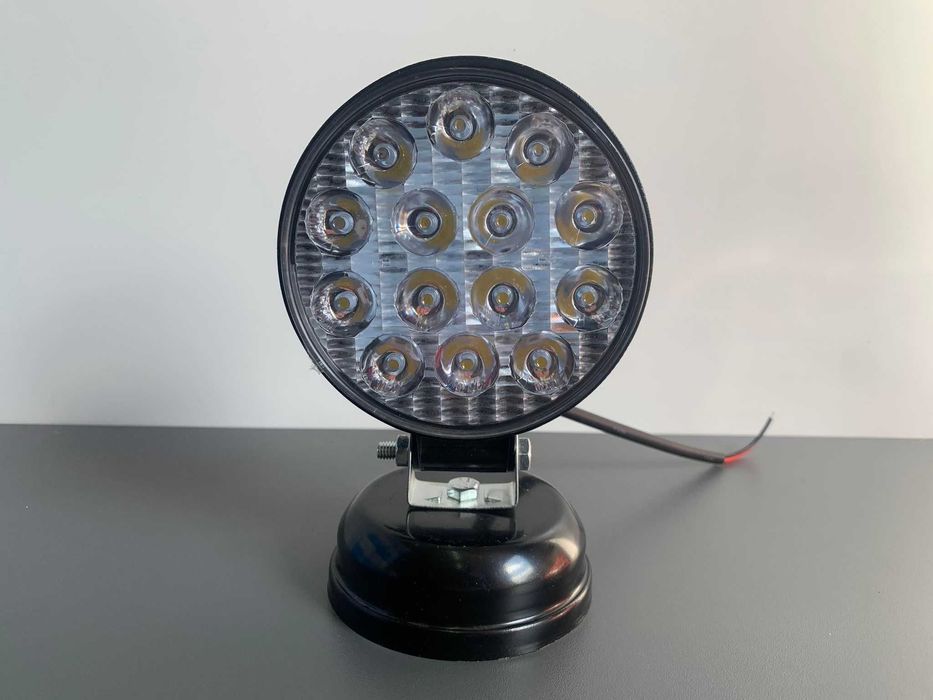 Proiector auto LED 42W rotund, radiator subtire 25mm