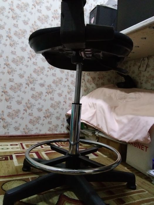 Baland kreslo sotiladi