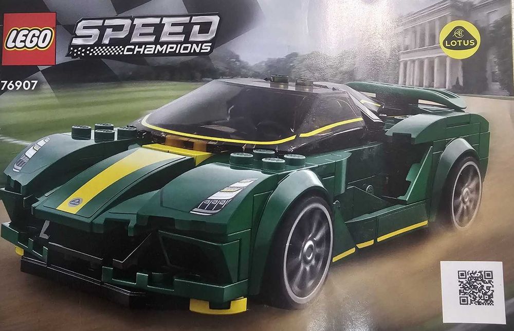De vanzare diferite modole de LEGO