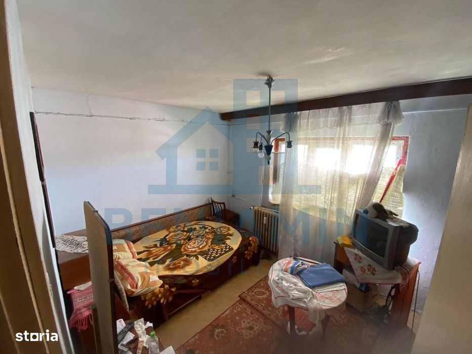 Apartament 2 camere semidecomandat spatios 56mp Rovine MOL